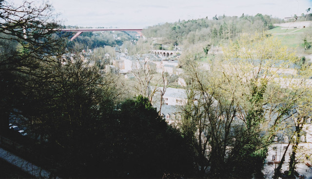 Valley and red bridge (Grand Duchess Charlotte Bridge), 2017